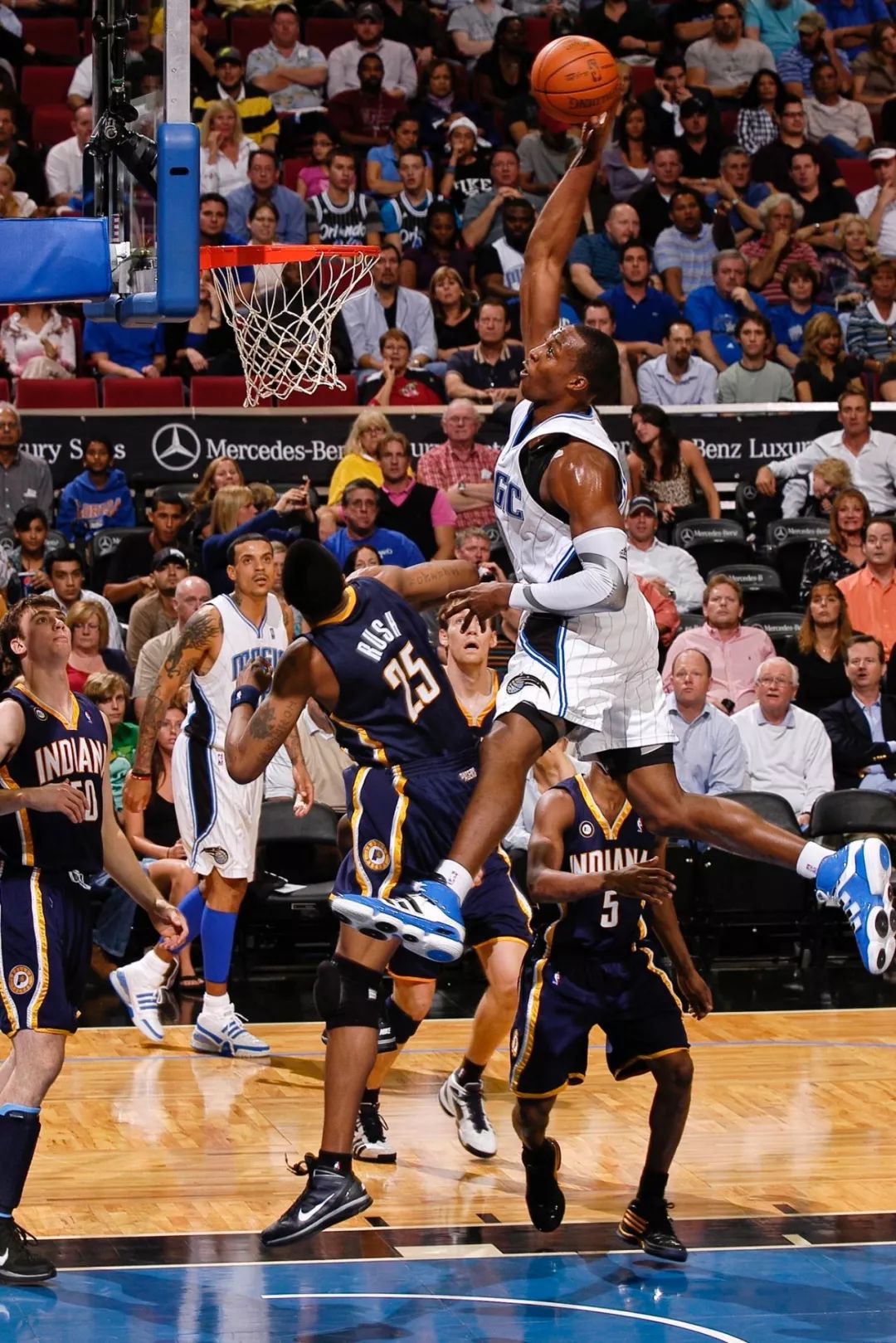 爱游戏官方网站-关于风云突变奥兰多魔术清晨扳平良机里昂围绕社区盾强势反弹之后，浓眉哥与80激战雄鹿分钟的信息